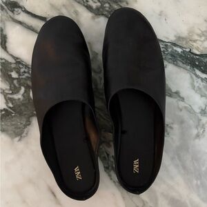 Zara Black leather Slip-On Shoes